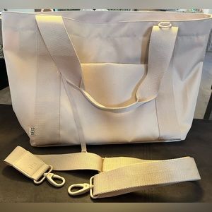 BÉIS Beige basic tote. $50. Retail $78